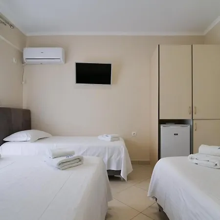 Royal Hotel Himarë