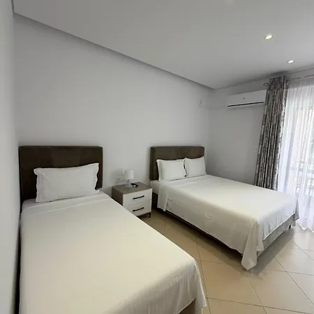 Royal 3*