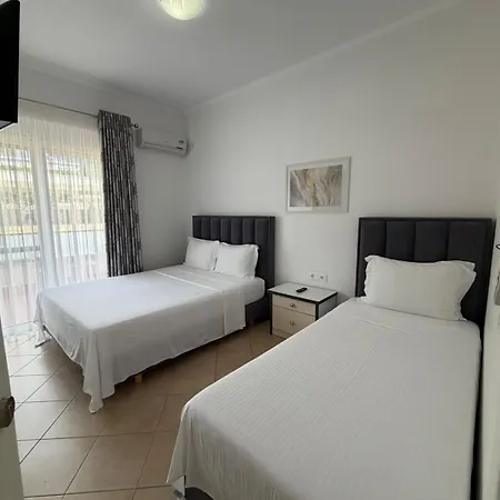 Royal 3* Himare