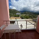 Royal Hotel Himarë